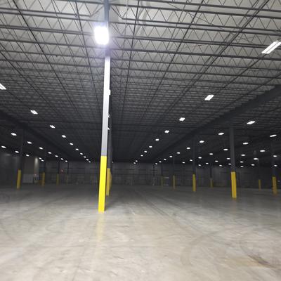 Proyecto comercial de pisos e iluminación interior