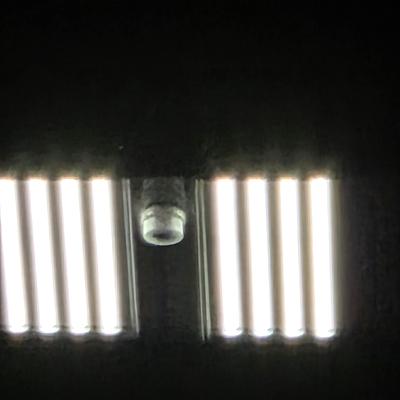 Iluminación LED comercial instalada